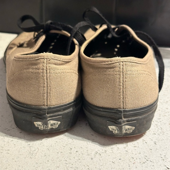 (2)Vans•Uni-Sex (39) - Picture 5 of 11